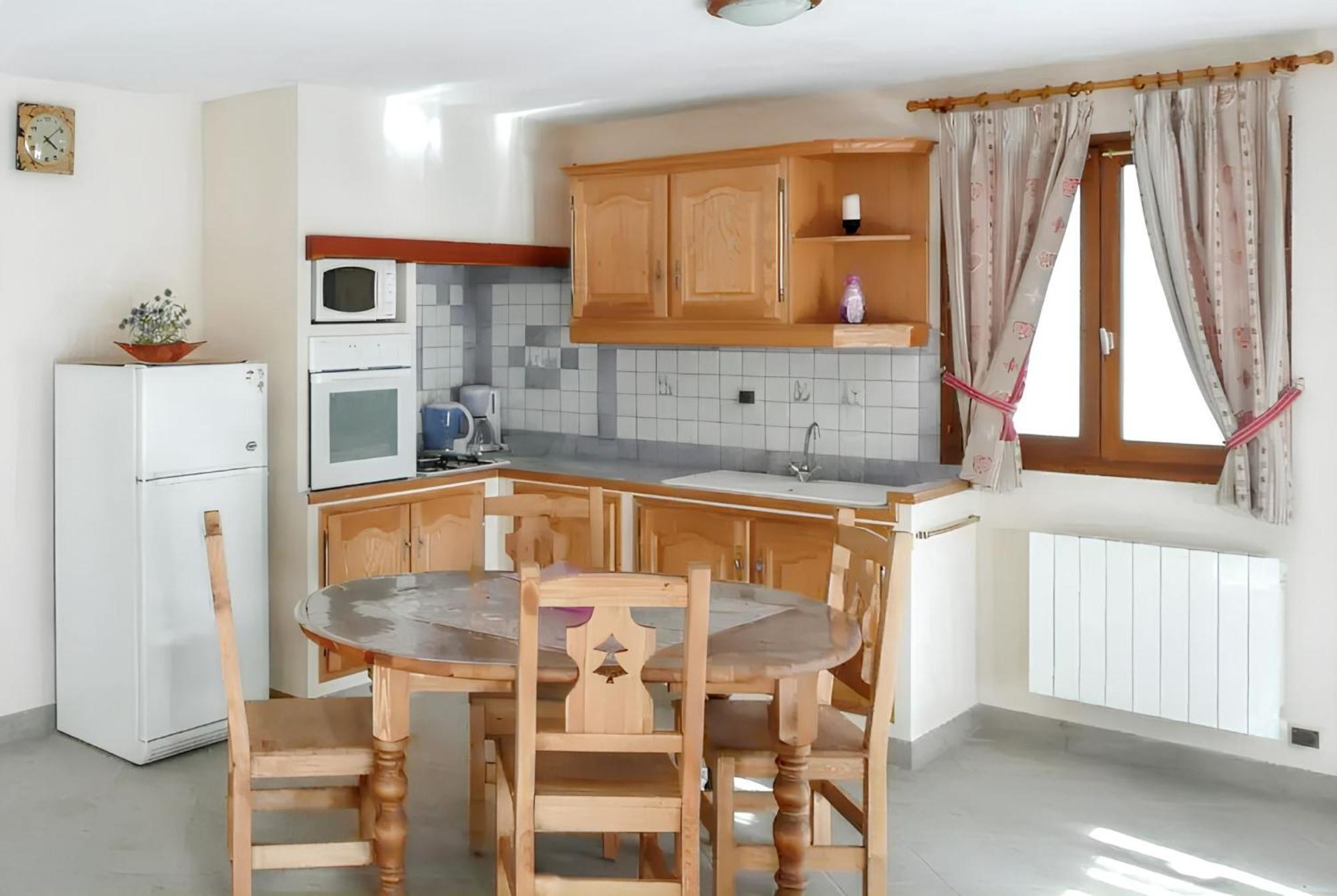 Appartement Paisible A Saint-Crepin Avec Vue Sur La Montagne Exterior foto